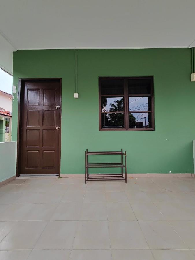 Tbe Room2Stay At Jalan Br3 Malacca Exterior photo